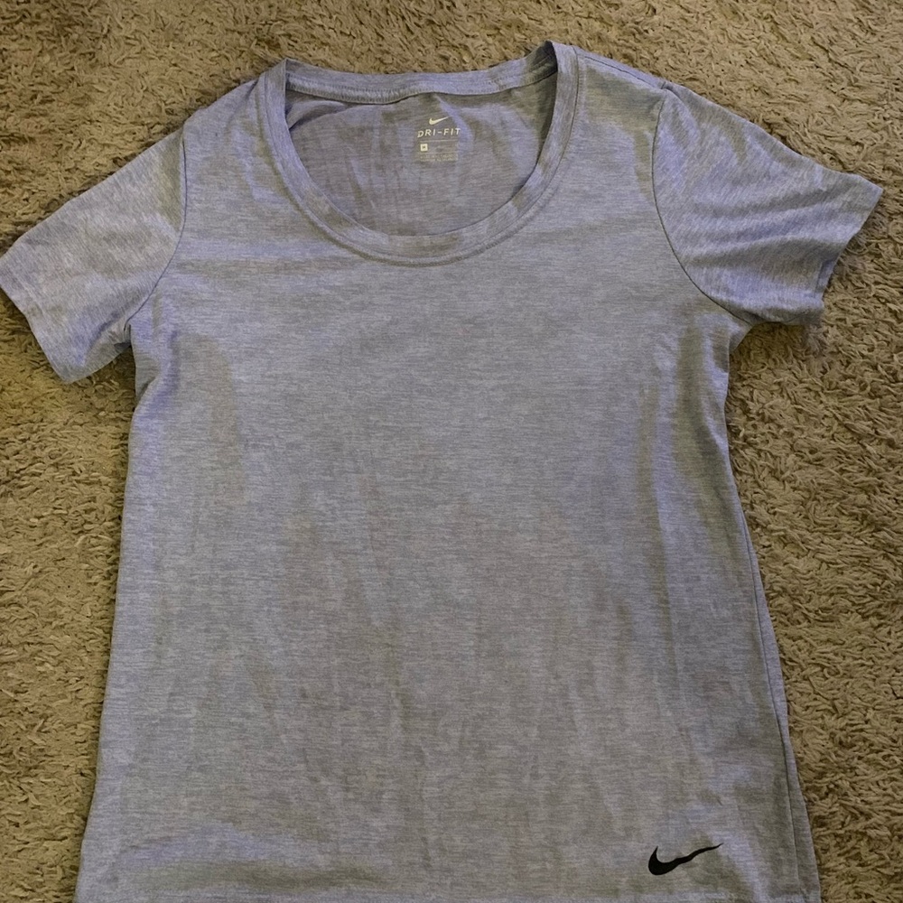 Nike Dri-Fit Women's Purple T-Shirt Size Medium